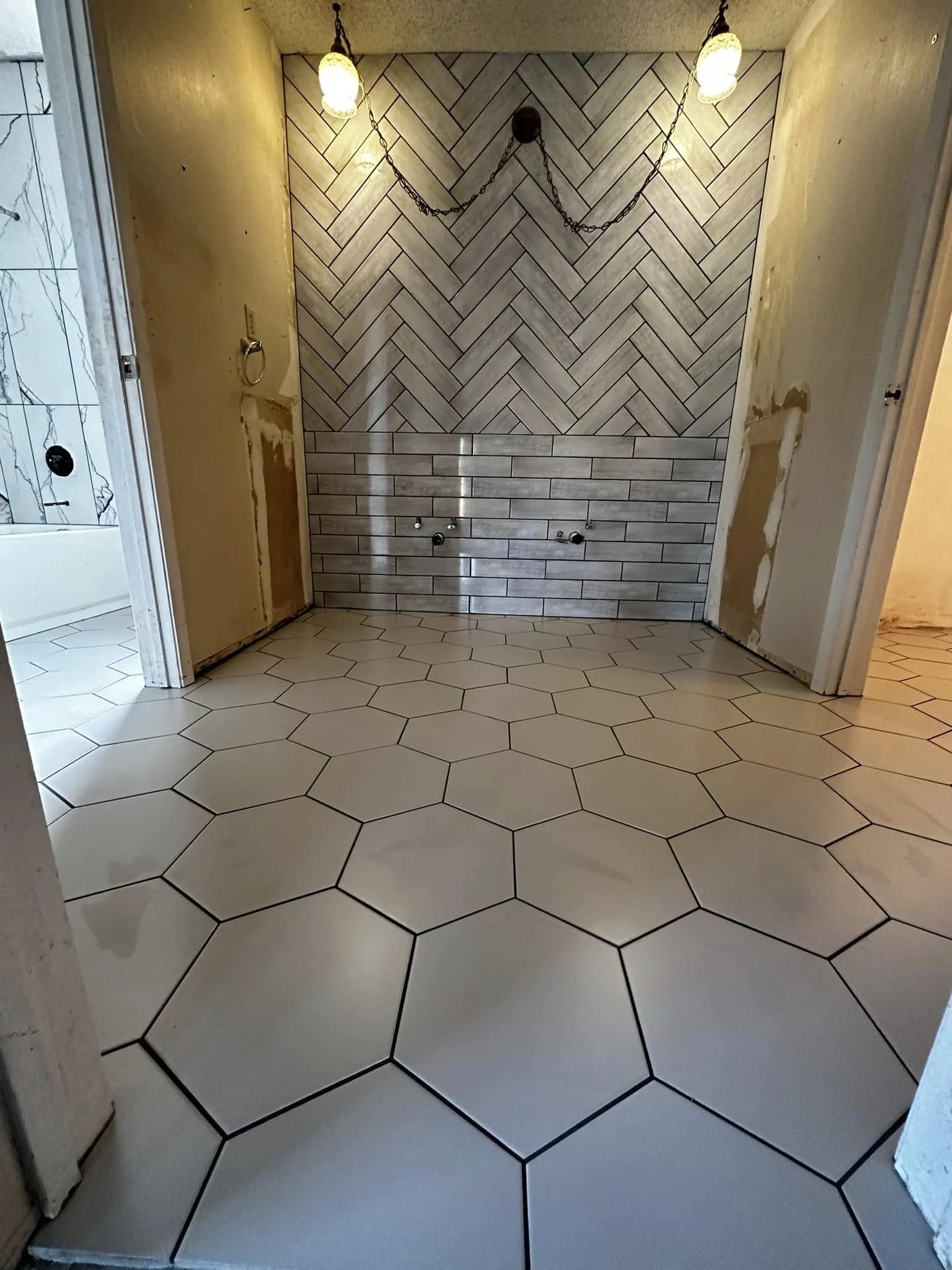 Showers & backsplashes project by Gutierrez Hardwood Floors